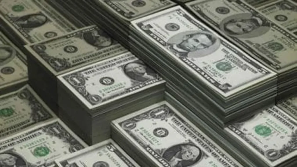 تراجع مستمر.. سعر الدولار أمام الجنيه المصري في منتصف تعاملات البنوك اليوم